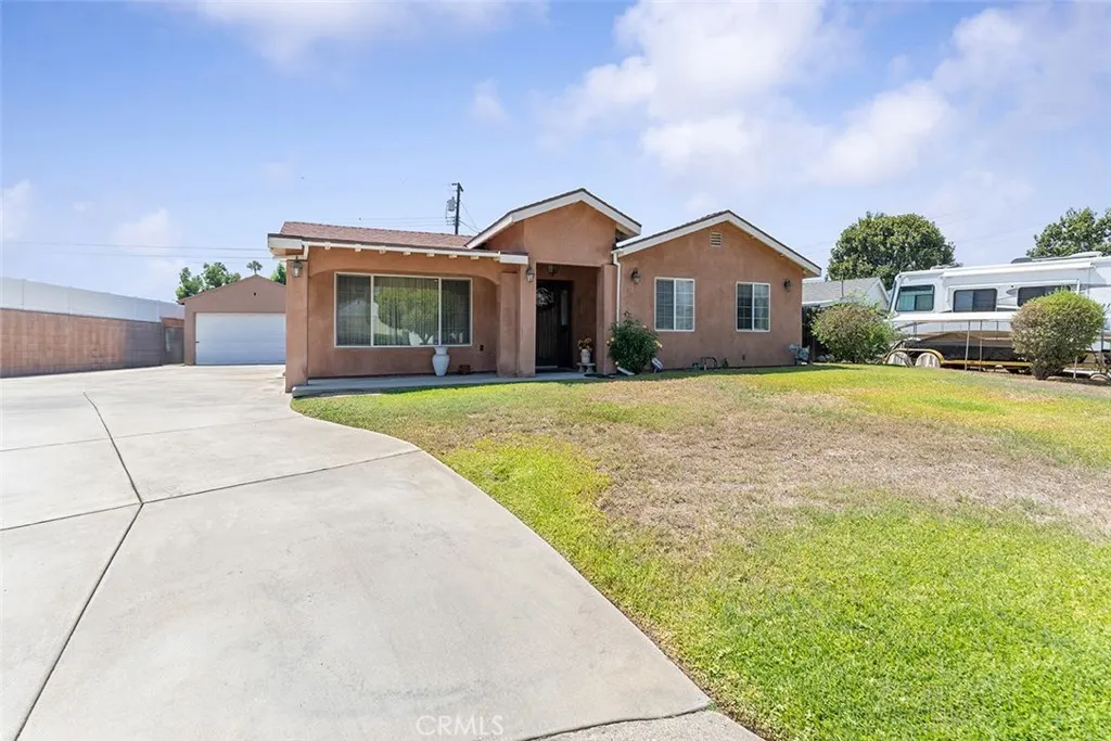 5441 N Calera Avenue