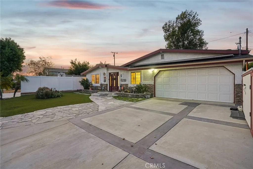 1225 E Walnut Avenue
