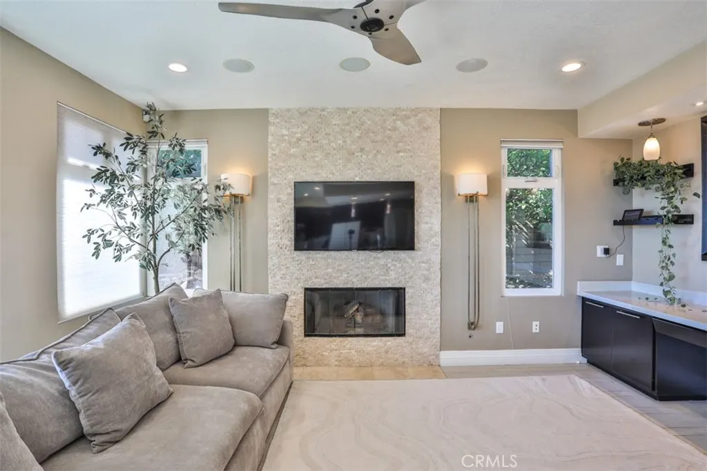 2231 Calle Margarita