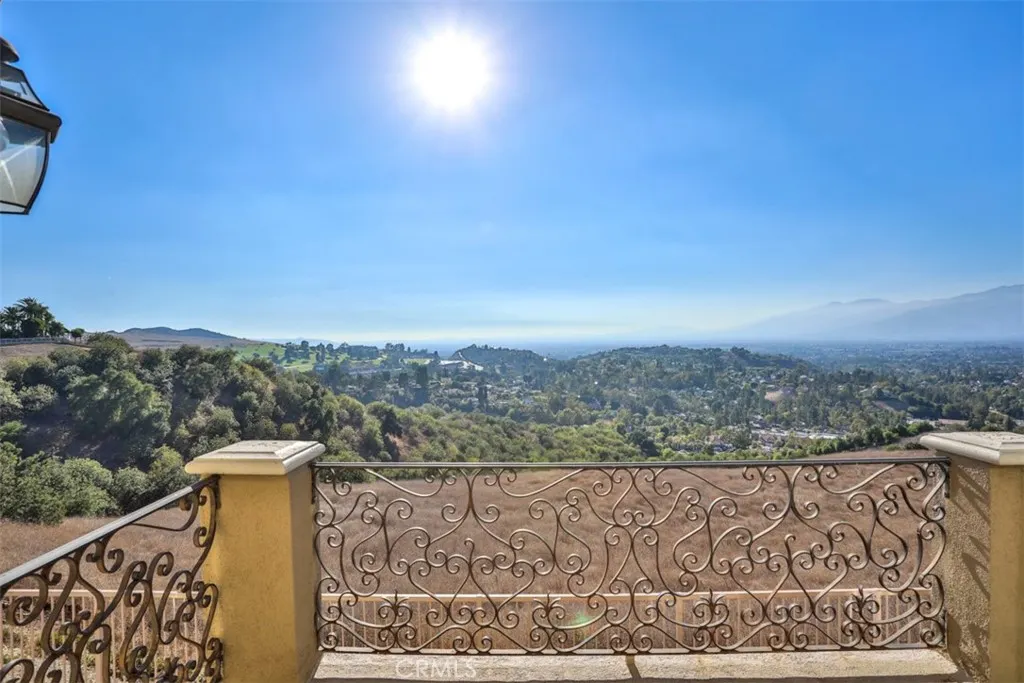 2231 Calle Margarita