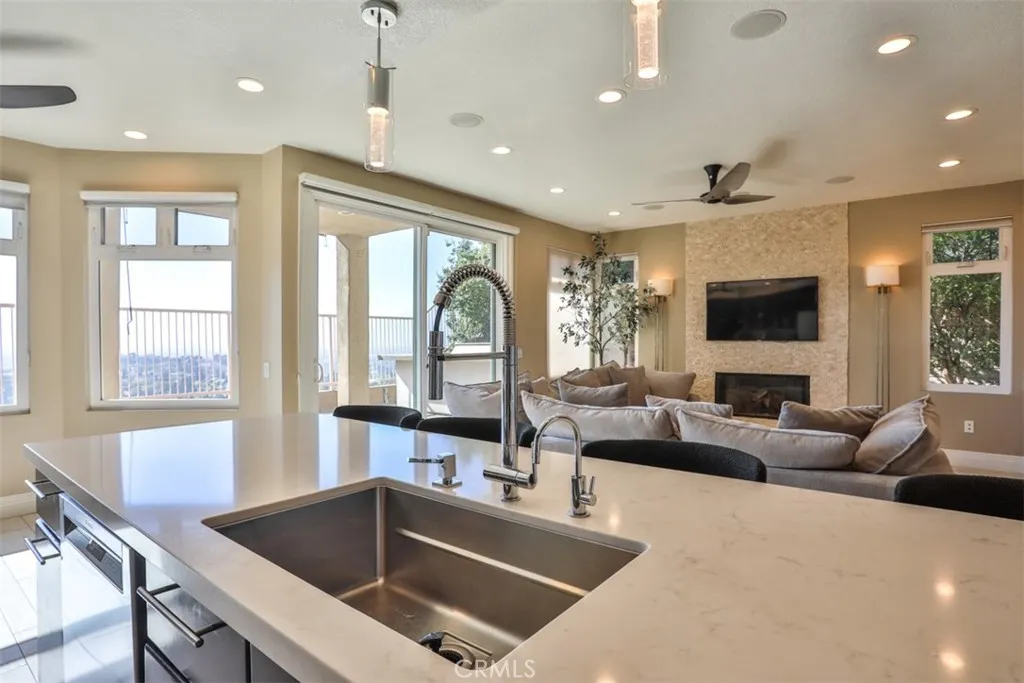 2231 Calle Margarita