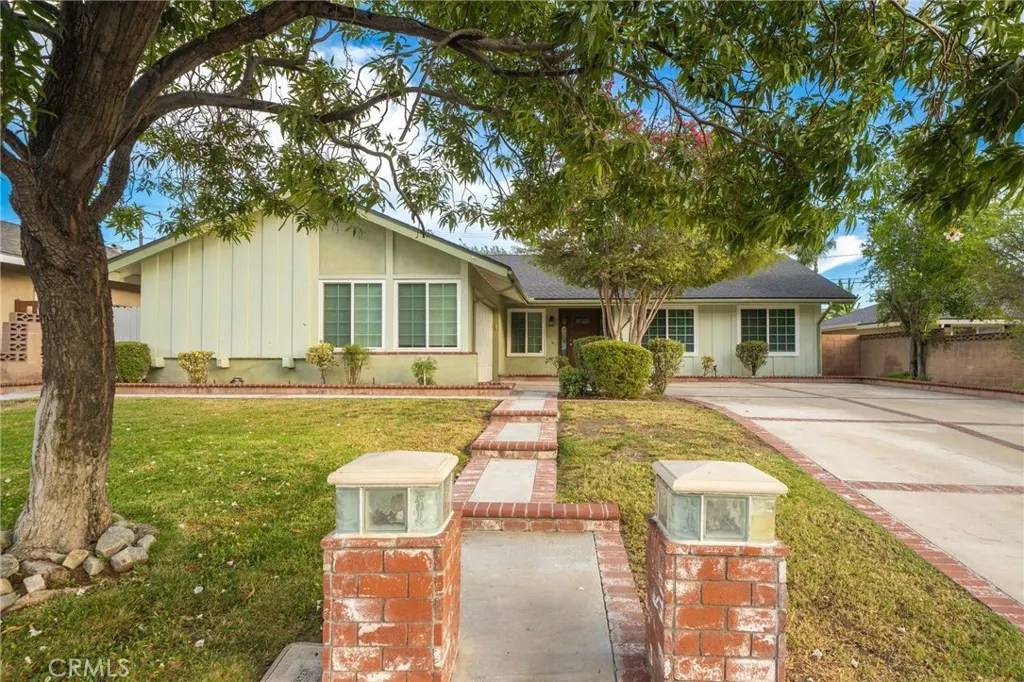 944 Eastglen Drive