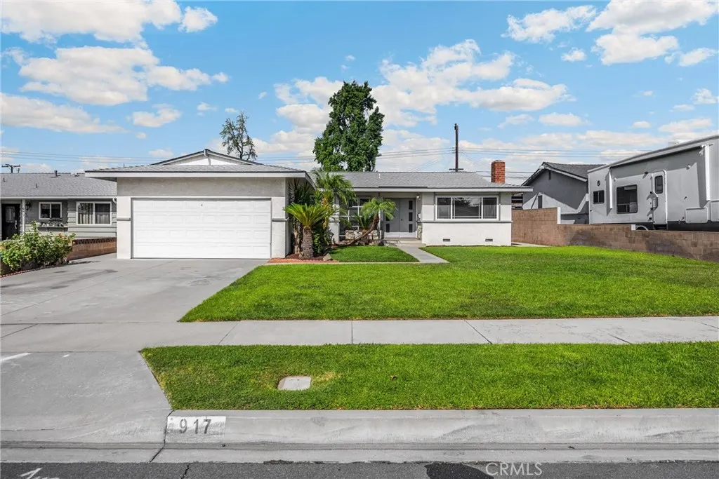 917 N Fuchsia Avenue