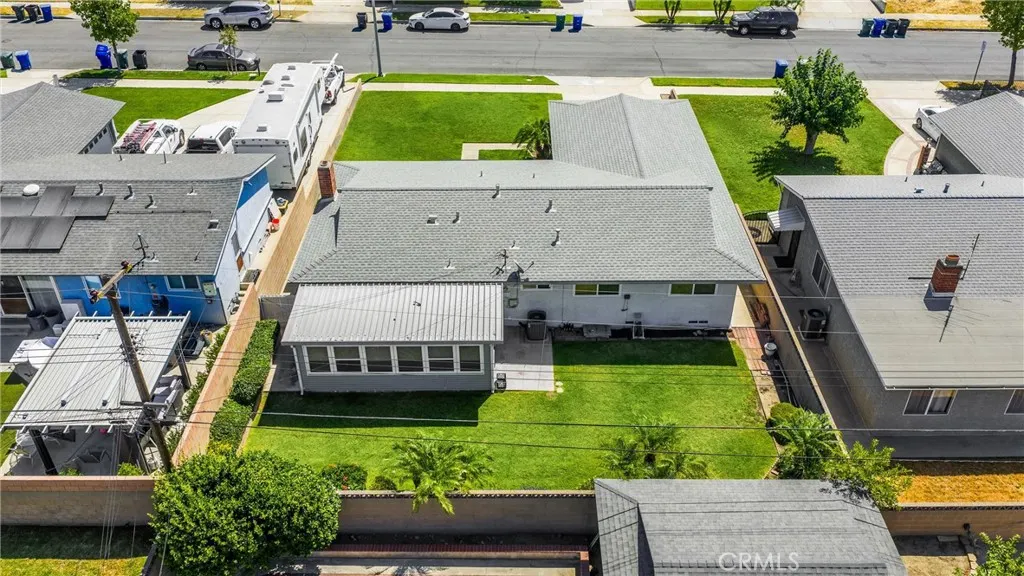 917 N Fuchsia Avenue