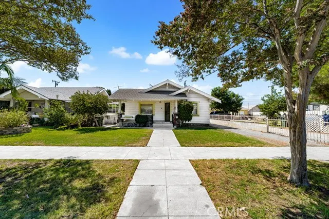 748 E Monterey Avenue