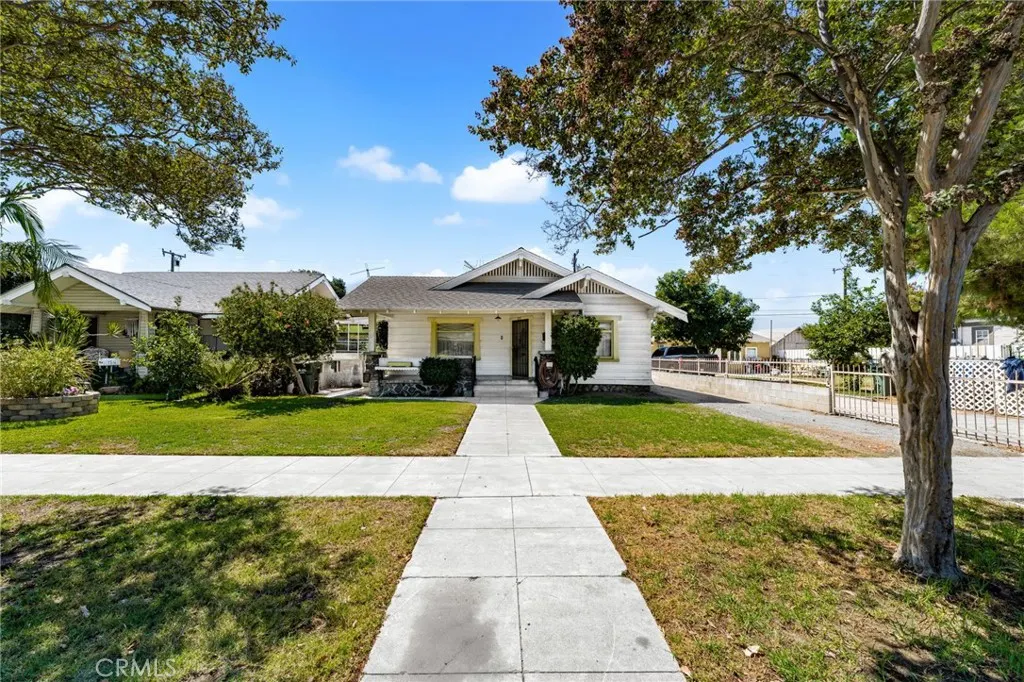 748 E Monterey Avenue