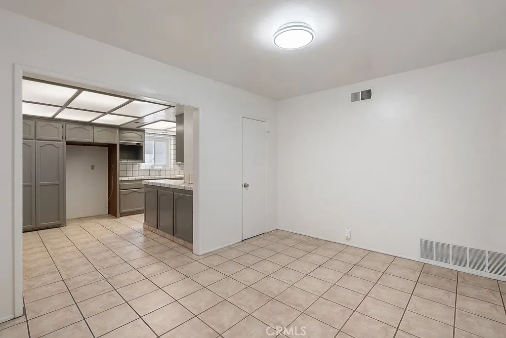 410 S Sunset Avenue