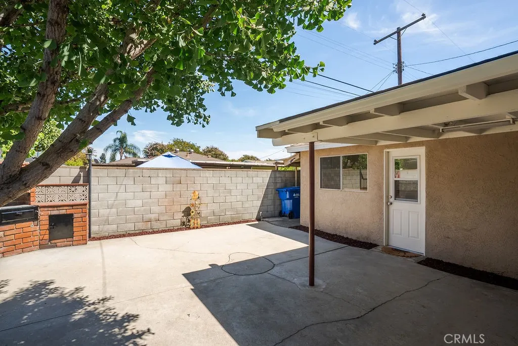 410 S Sunset Avenue
