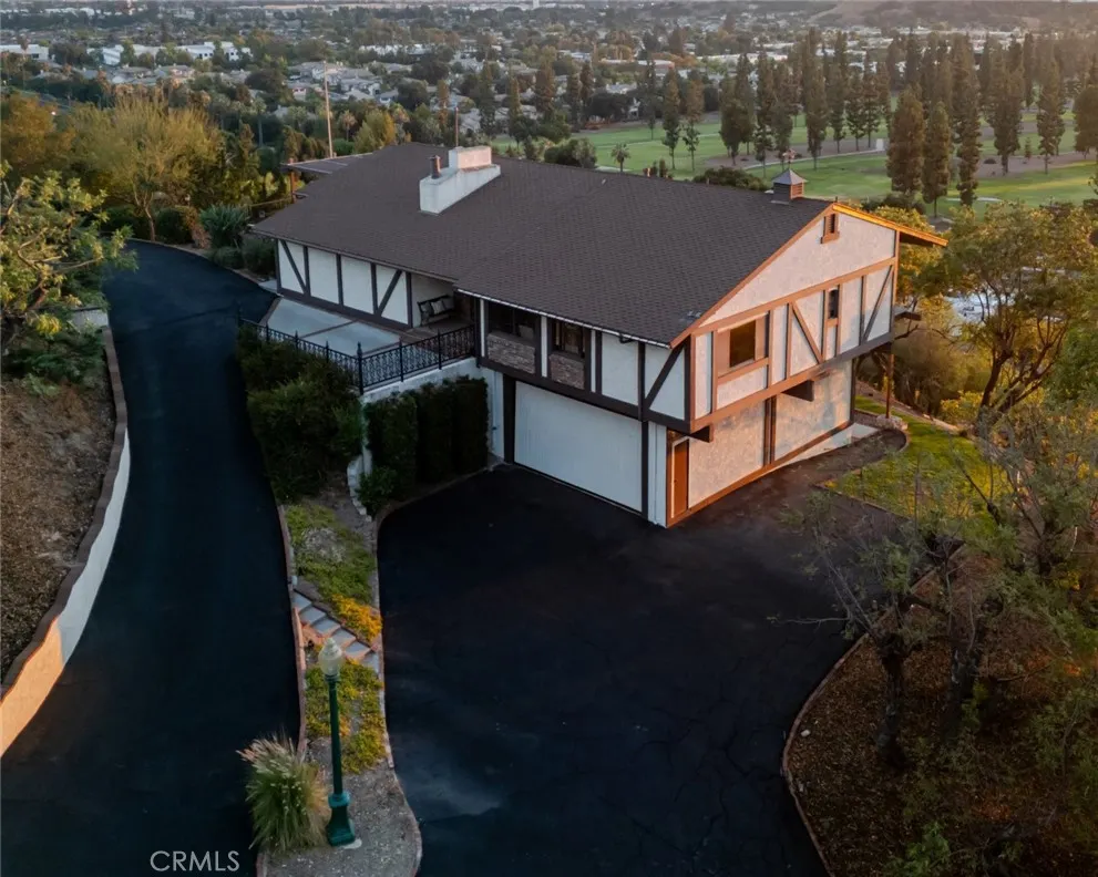 2425 E Wildwood Canyon Drive