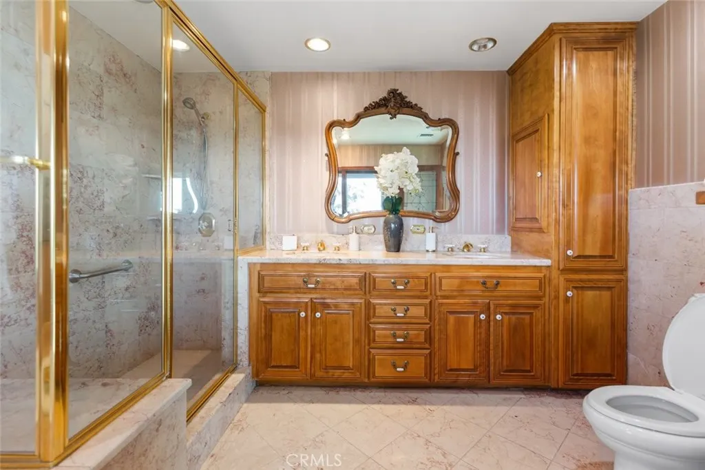 2425 E Wildwood Canyon Drive
