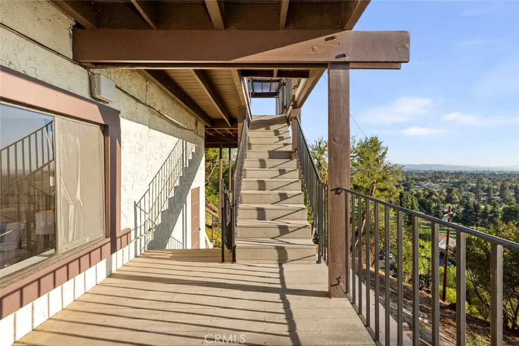2425 E Wildwood Canyon Drive
