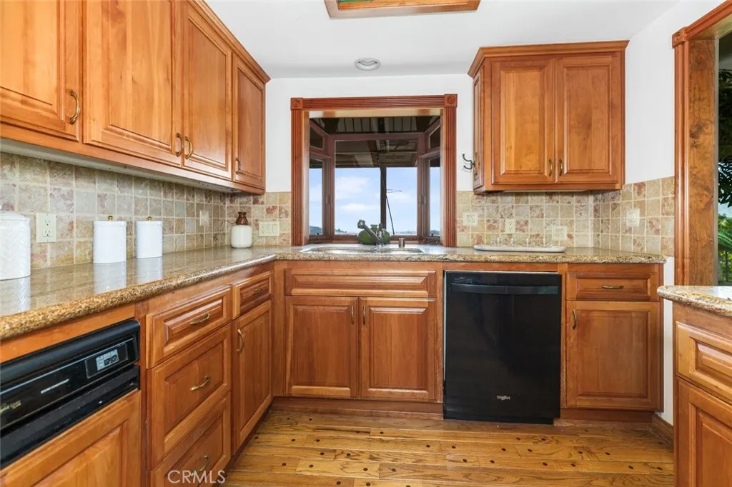 2425 E Wildwood Canyon Drive