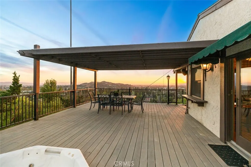 2425 E Wildwood Canyon Drive