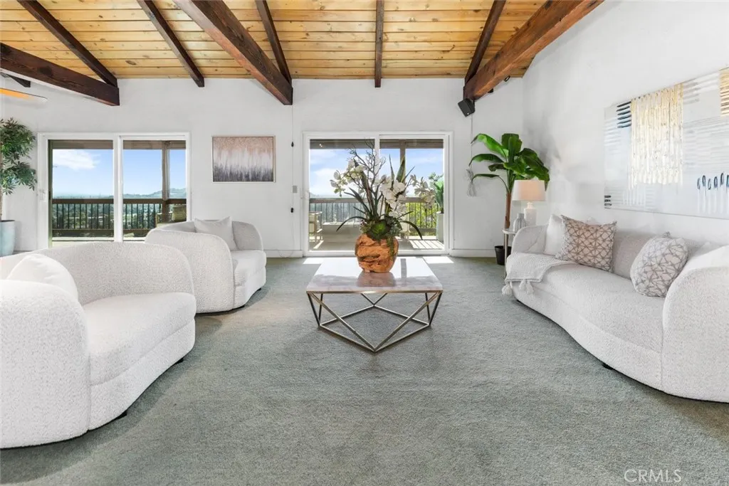 2425 E Wildwood Canyon Drive