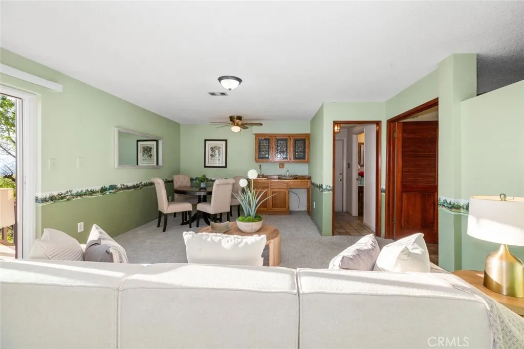 2425 E Wildwood Canyon Drive
