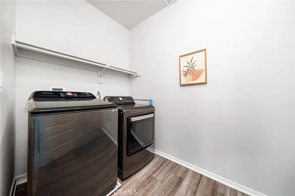 615 E Joseph Privado