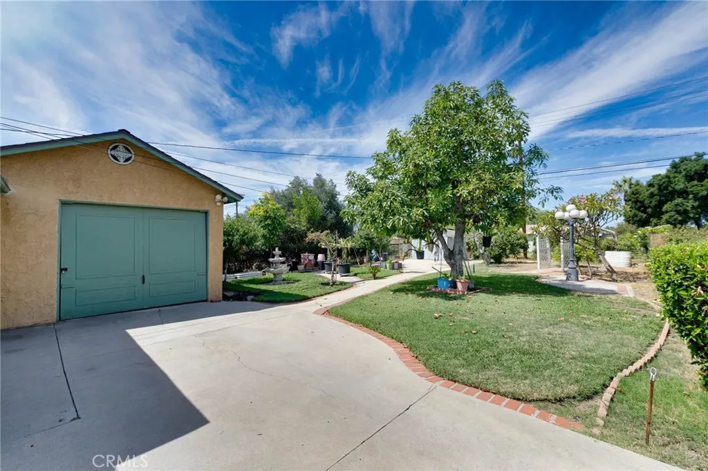 175 N San Gabriel Avenue