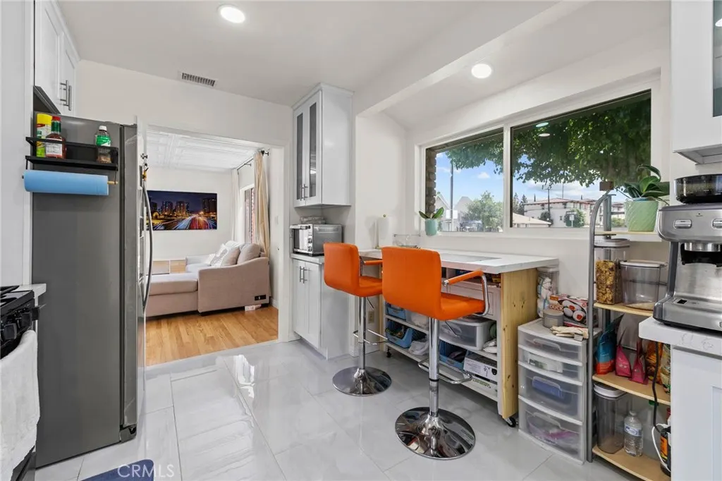 175 N San Gabriel Avenue