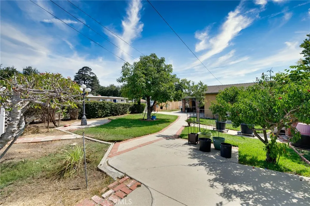 175 N San Gabriel Avenue