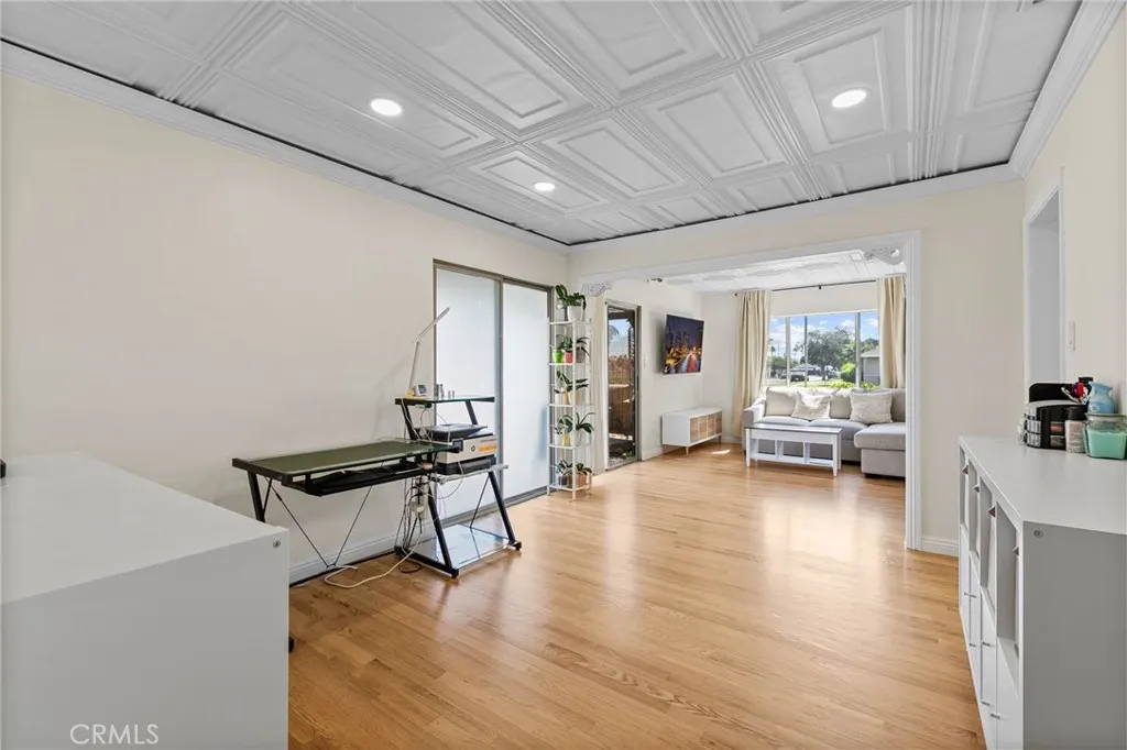 175 N San Gabriel Avenue