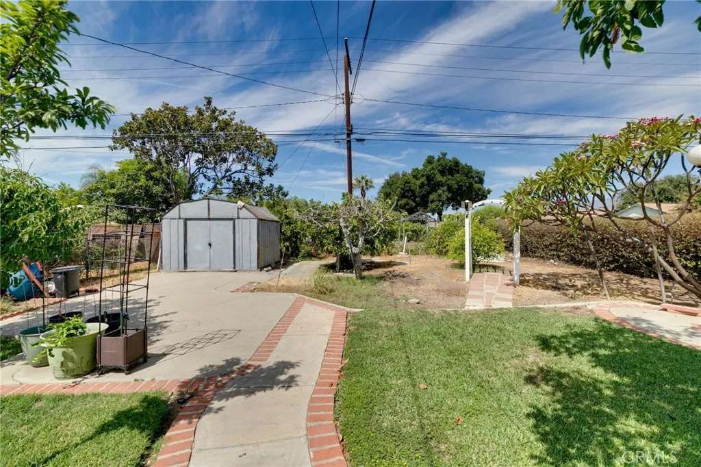 175 N San Gabriel Avenue
