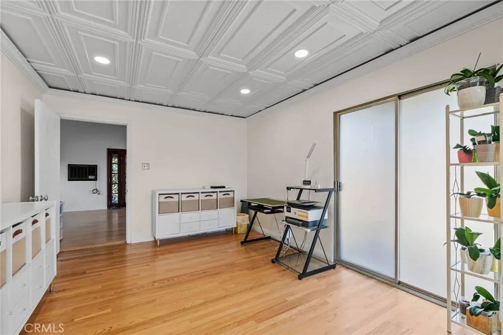 175 N San Gabriel Avenue
