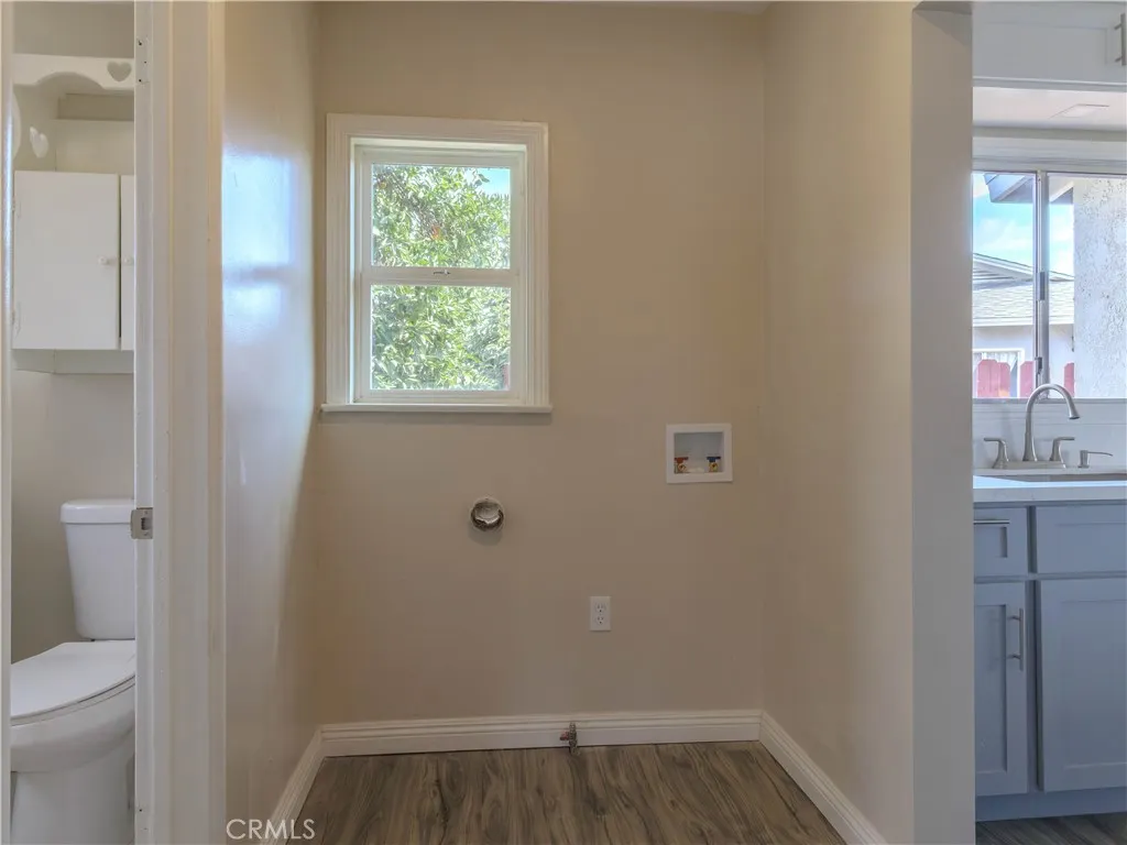 1240 S Bromley Avenue
