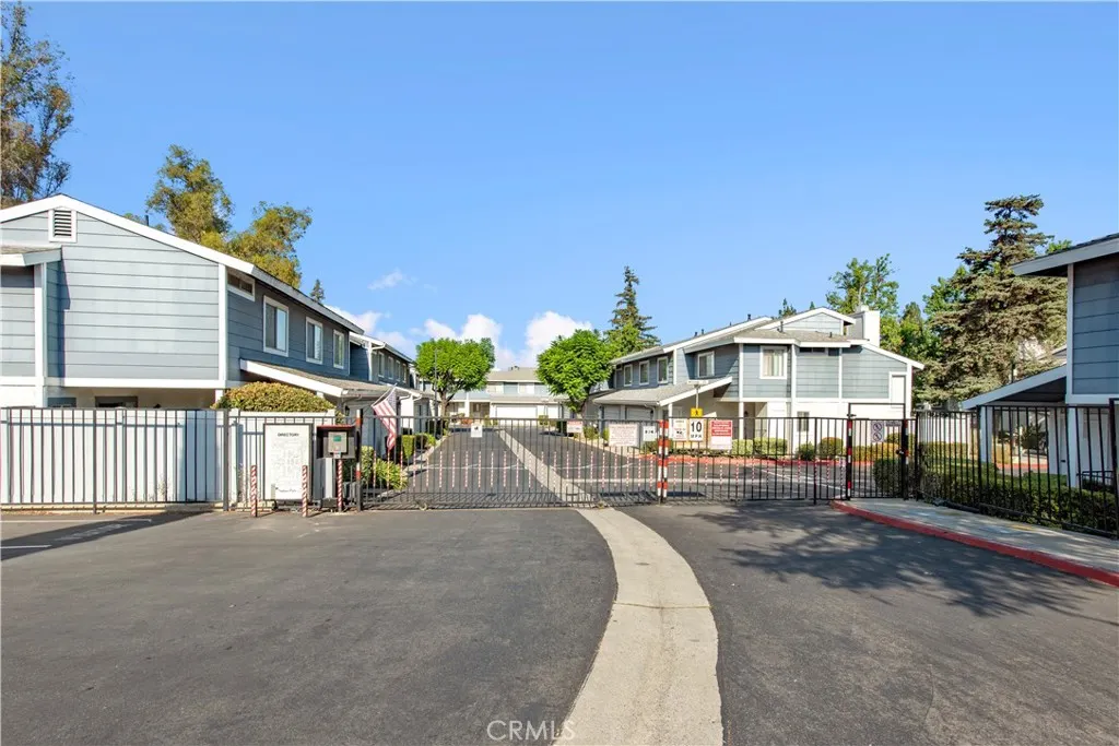 1704 Bridgeport