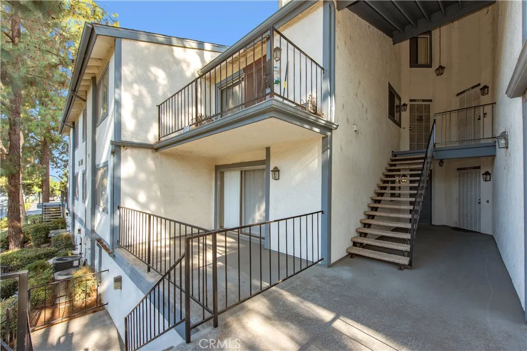 1704 Bridgeport