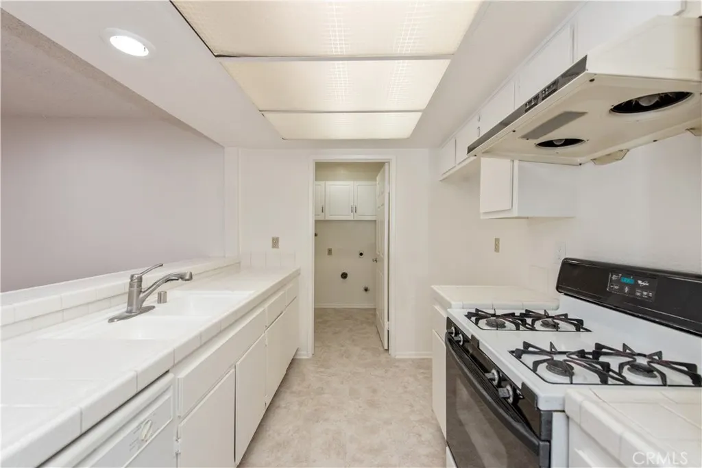 1704 Bridgeport