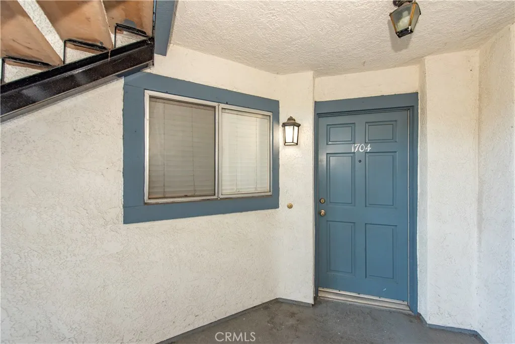 1704 Bridgeport
