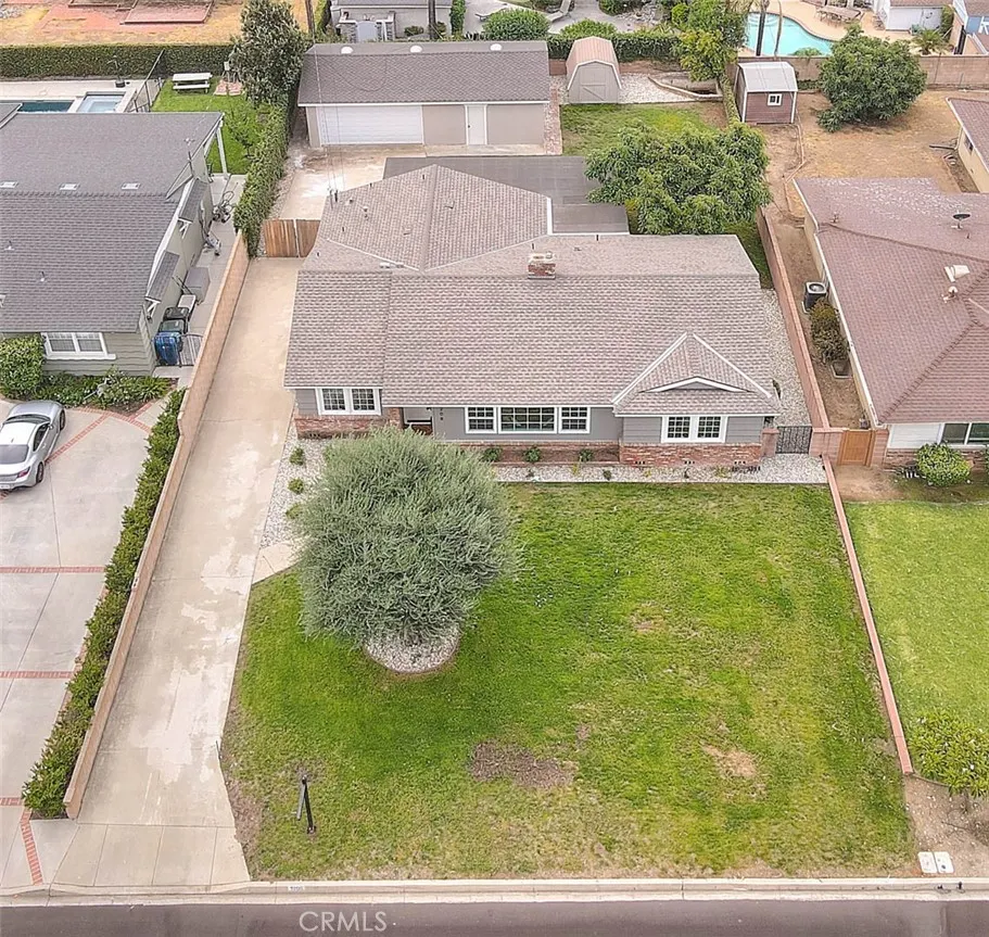 1208 E Mountain View Avenue