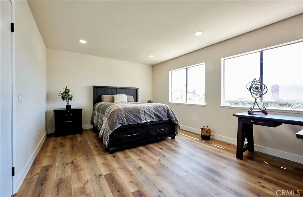 2456 Dr S Woodlark