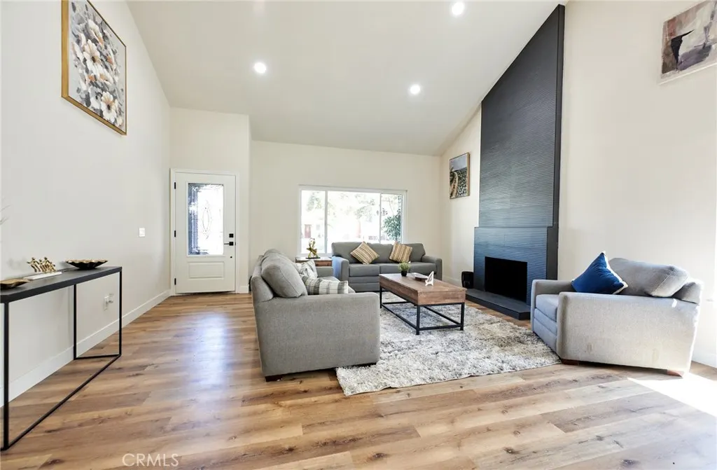 2456 Dr S Woodlark