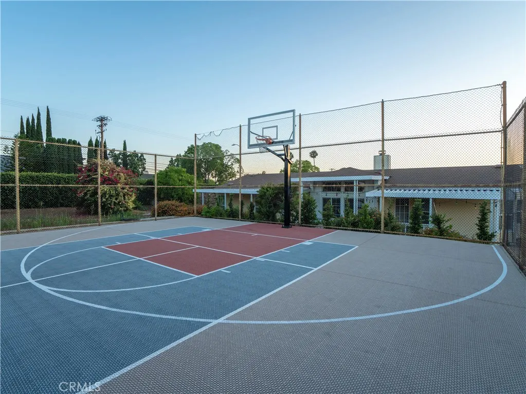 1245 W Cienega Avenue, #18