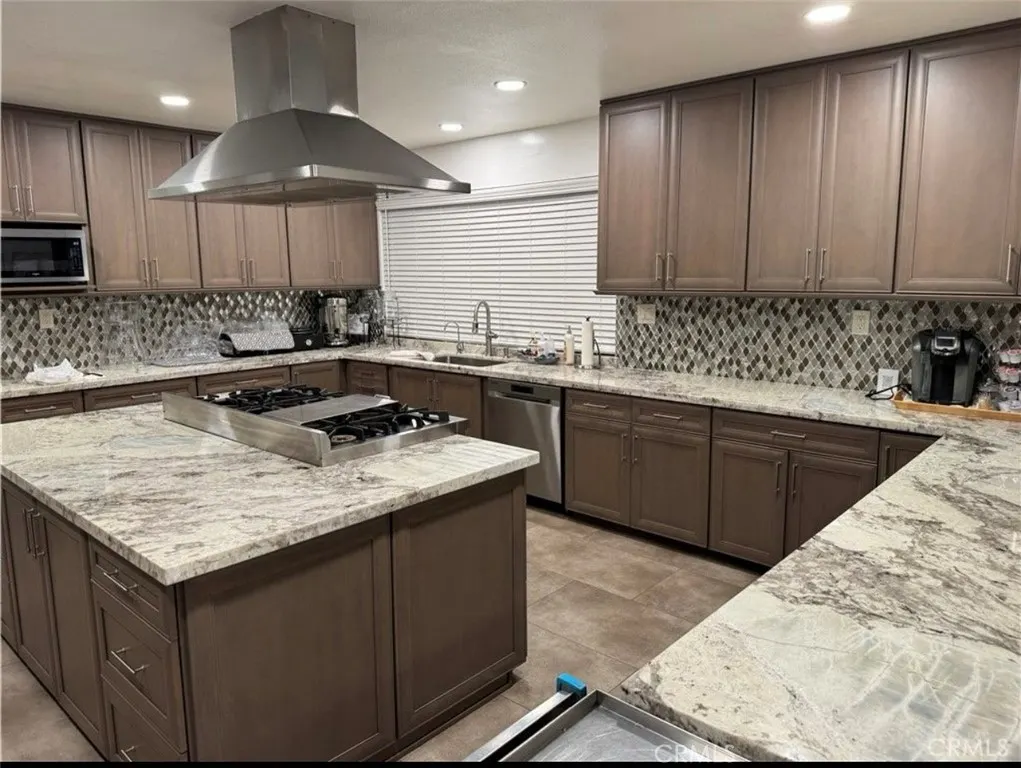 1245 W Cienega Avenue, #18