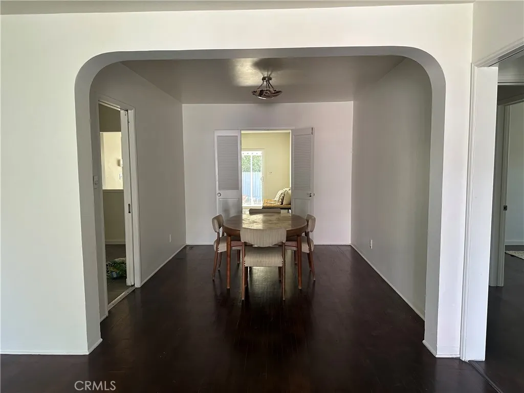 464 W Columbia Avenue