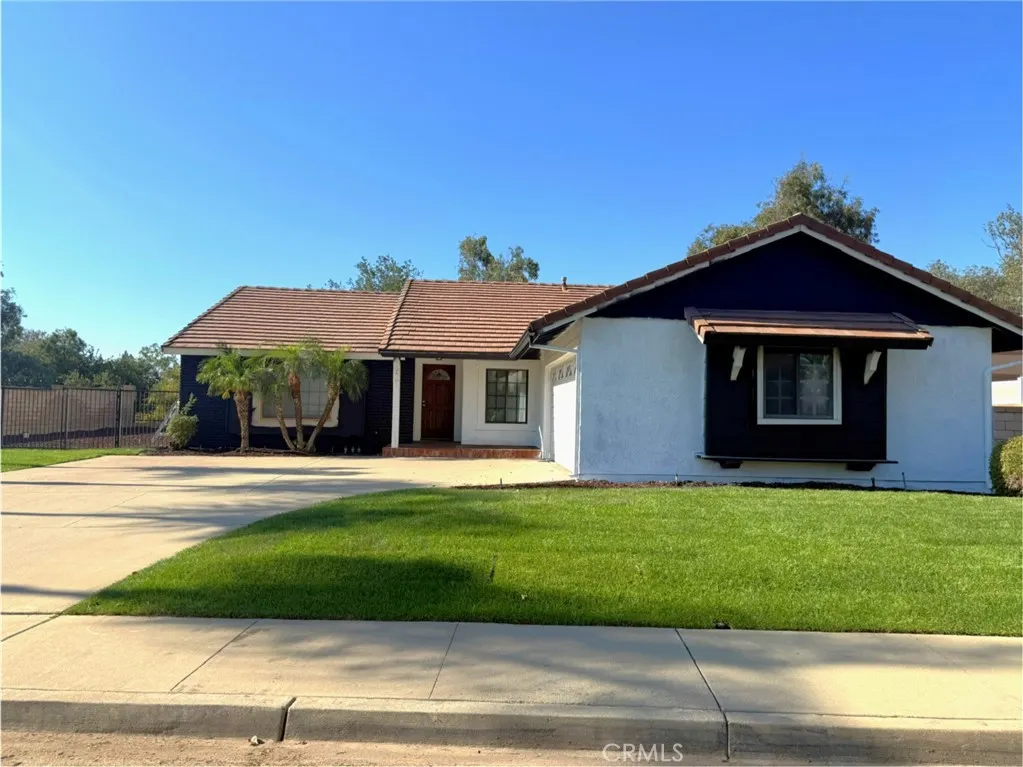 977 Wellington Road
