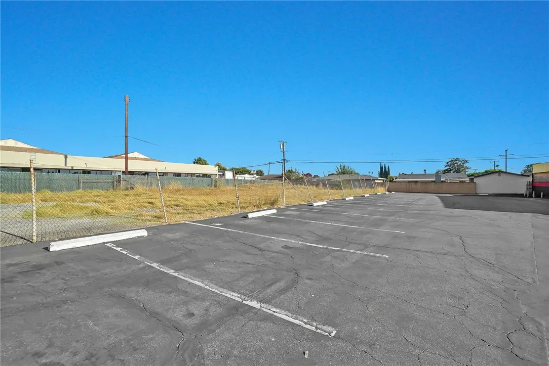 640 W Route 66