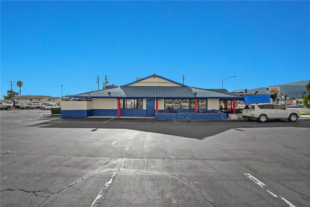 640 W Route 66
