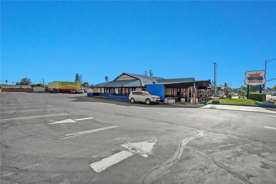 640 W Route 66