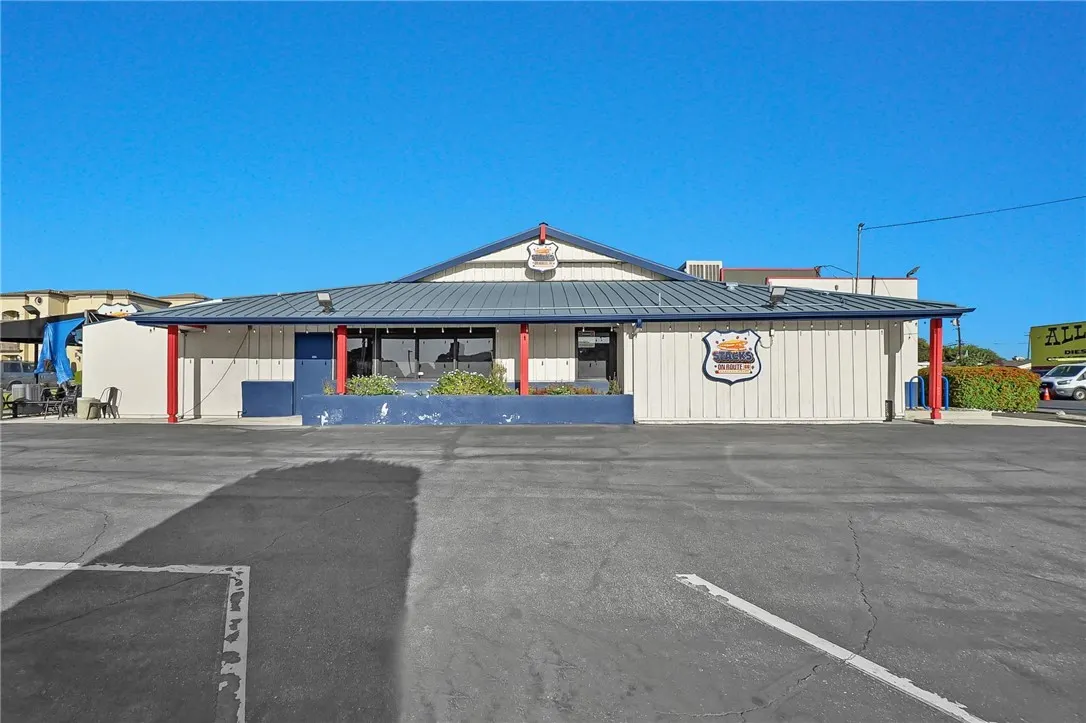 640 W Route 66