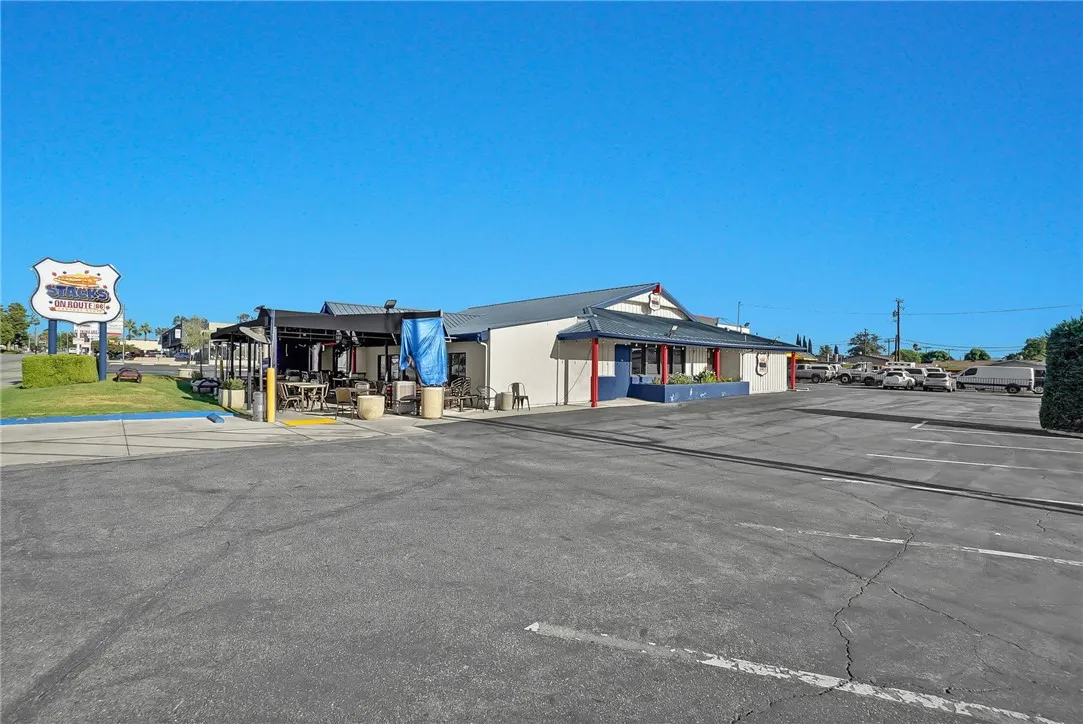 640 W Route 66