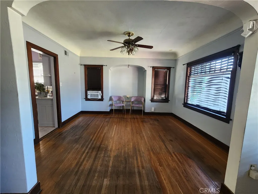 185 E La Verne Ave