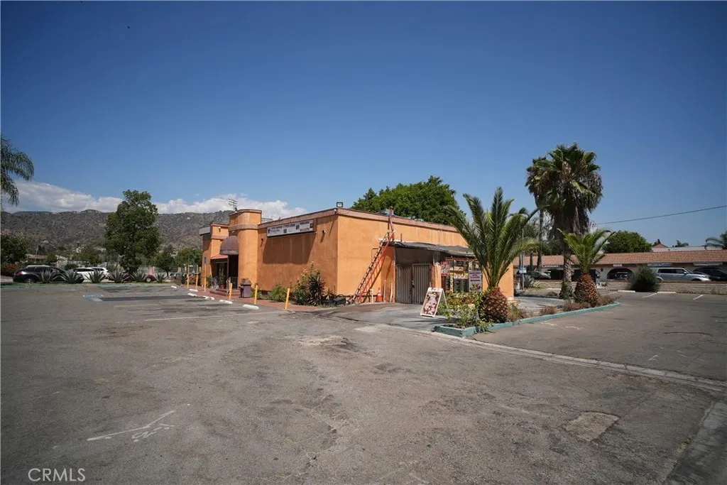 600 E Foothill Boulevard