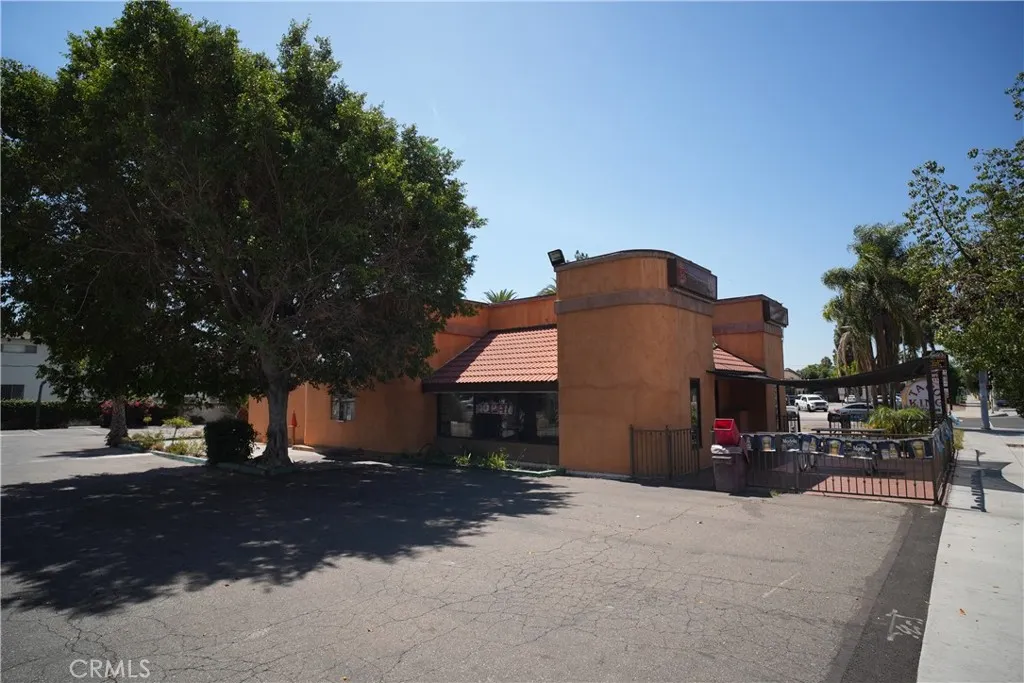 600 E Foothill Boulevard