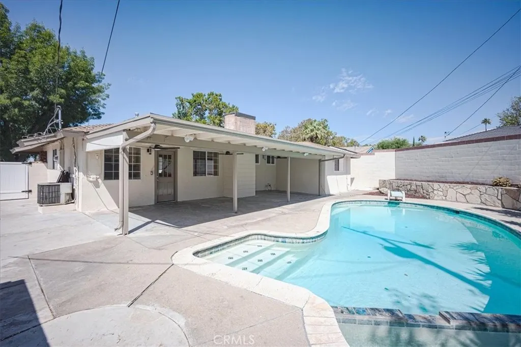 5718 N Galanto