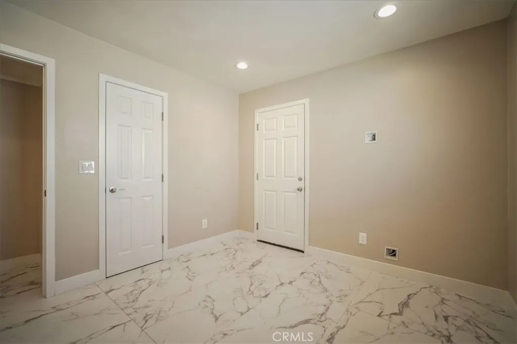 5718 N Galanto