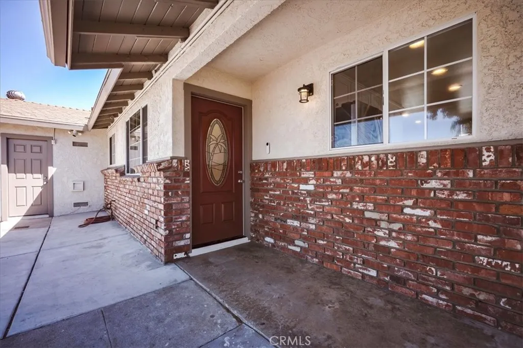 5718 N Galanto
