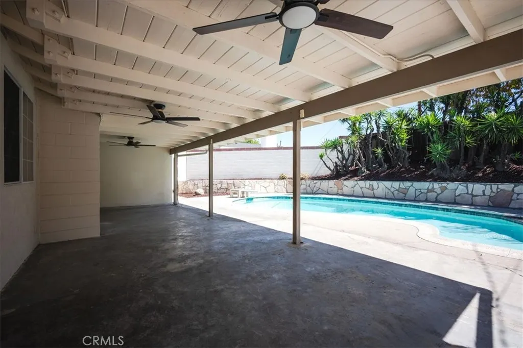 5718 N Galanto